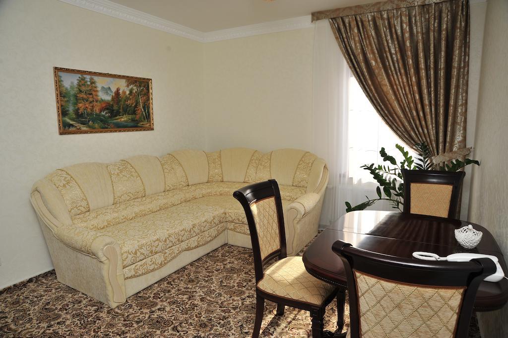 Slava Hotel Zaporizhia Habitación foto